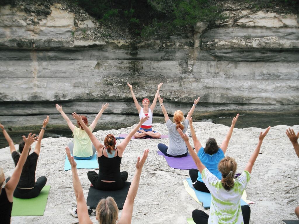 women, yoga class, asana-1178187.jpg
